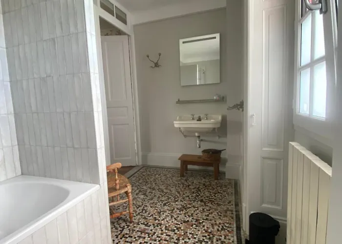 Erlande Bed & Breakfast 3*